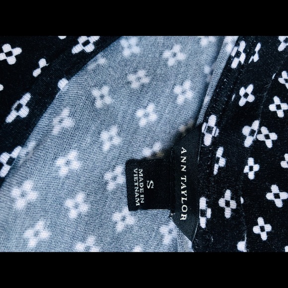 Ann Taylor black floral rayon tee - Picture 4 of 5